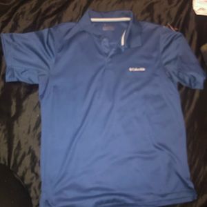 Medium Columbia Pre owned T-shirt